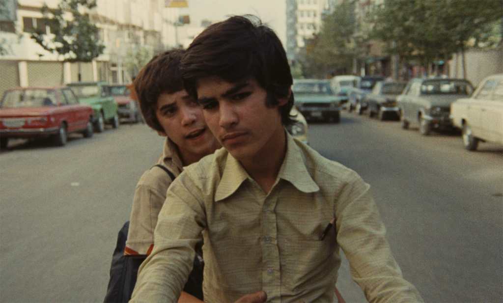 A Wedding Suit (Lebasi Bara-ye Arusi, 1976), Iranian movie by Abbas Kiarostami