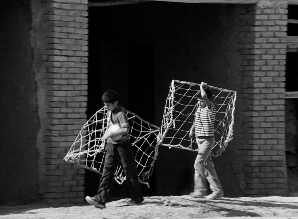 The Traveler (Mossafer, 1974), Iranian movie by Abbas Kiarostami